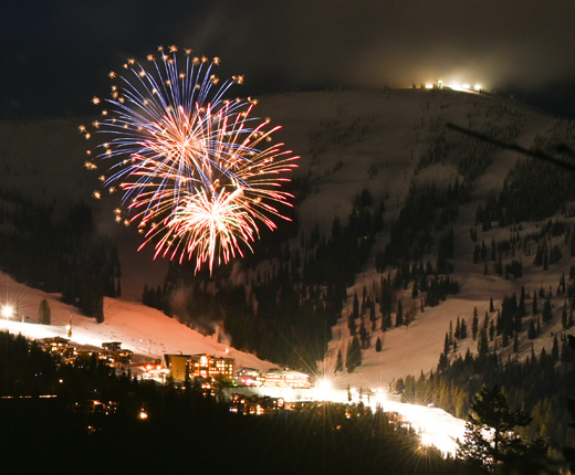 15 JAN Northern Lights Fireworks Spectacular